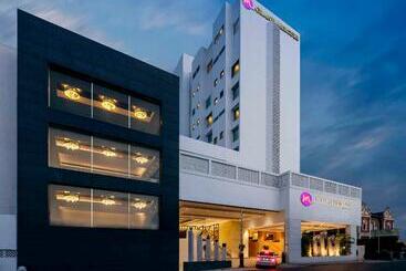 هتل Grand Mercure Vadodara Surya Palace