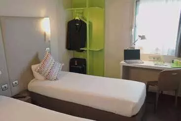 هتل Campanile Paris Ouest   Gennevilliers Barbanniers