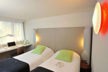 هتل Campanile Lyon Est  Aeroport Saint Exupery