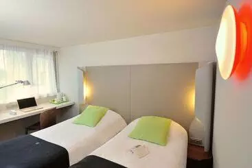 Отель Campanile Lyon Est  Aeroport Saint Exupery