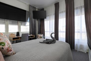 هتل Li & Ravintola Martinhovi