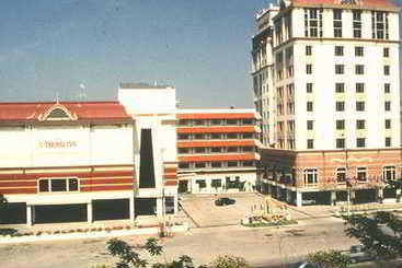 ホテル Uthong Inn