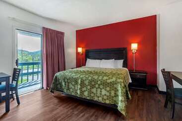 فندق Econo Lodge Lee  Great Barrington