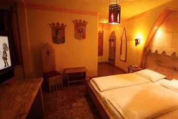 4 Sterne Burghotel Castillo Alcazar, Europa Park Freizeitpark & Erlebnis Resort