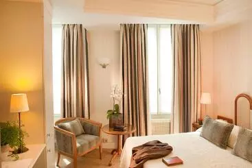 ホテル Hôtel De L Arcade