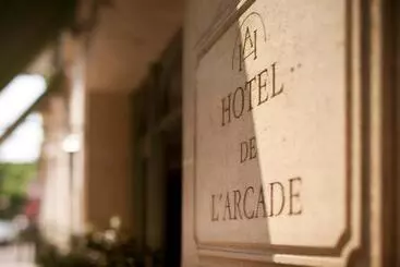 ホテル Hôtel De L Arcade