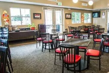 호텔 Maingate Garden Inn