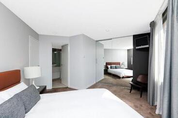 Astra Apartments   The Griffin