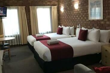 호텔 Courtyard Motor Inn