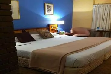 Отель Matador Motor Inn