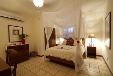 هتل Victoria House Resort & Spa