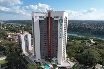 בית מלון כפרי Wyndham Golden Foz Suites
