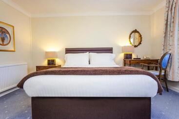 Otel The Walnut Tree