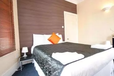 159 Knightsbridge Hotel