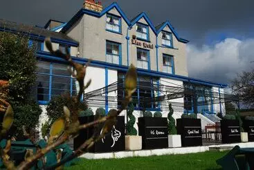 Lion Hotel & Studio Apartments