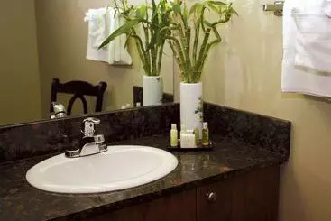 Отель Alberta Place Suite