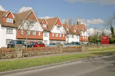 Отель Menzies Chequers Gatwick