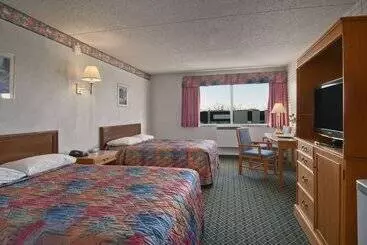 Hotel Travelodge By Wyndham Winnipeg Airport