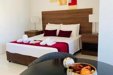 Eleonora Hotel Apartments