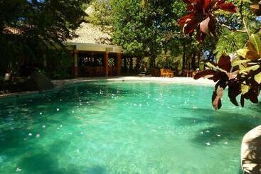 ホテル Capitan Suizo Beachfront Boutique