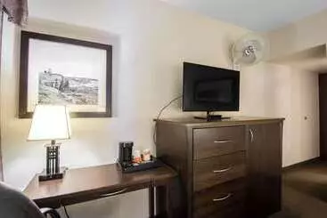 酒店 Quality Inn & Suites Yellowknife