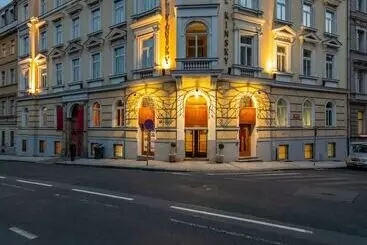 Hotel Kinsky Fountain