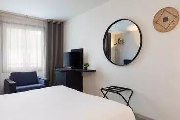 호텔 Hôtel Chromatics & Restaurant Hill Club By Happyculture