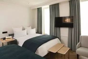 ホテル Louvre Montana