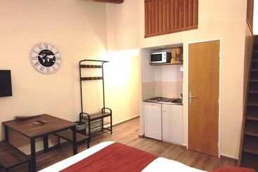 בית מלון כפרי Hôtel Le Valois, Cognac Centre