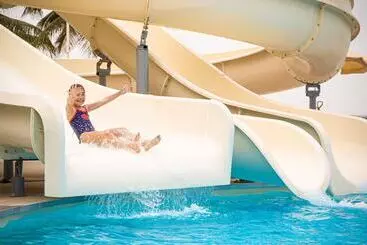 هتل Kombo Beach Resort