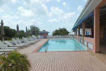 استراحتگاه Allamanda Beach