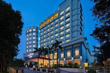هتل Courtyard By Marriott Bandung Dago