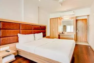 ホテル Gold Crest