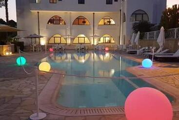 ホテル Leone De Castris Wine