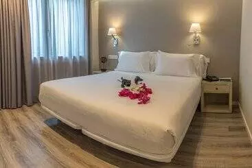 アパートホテル Bilbao City Center by Abba Suites