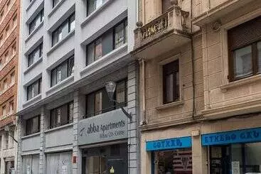 アパートホテル Bilbao City Center by Abba Suites