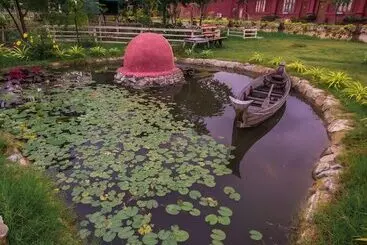 Hotelli Royal Emerald River View Resort