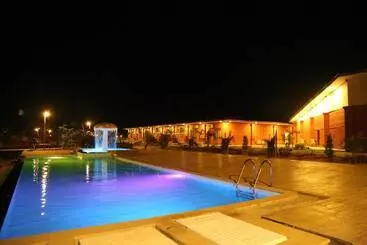 هتل Royal Emerald River View Resort