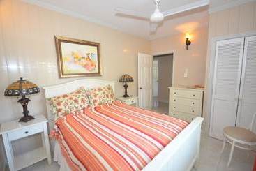 آپارتمان‌های توریست‌ها Idleawile Villa, 5br By Jamaican Treasures