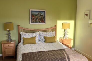 Harris White Cottage