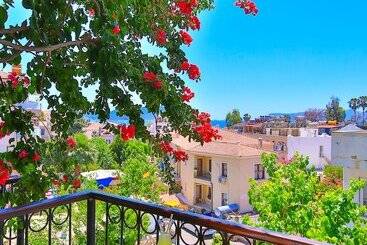 پانسیون Rauf Bey Evi