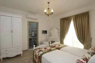 Alya Mou Butik Otel