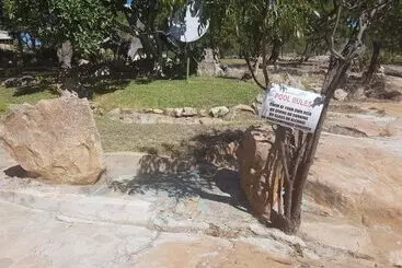 هتل Nyangombe Safari Lodge