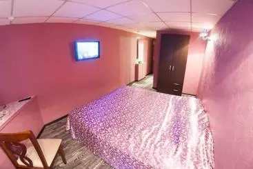 هتل Perina Inn