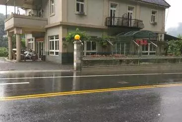 Shuanghu Garden B&b