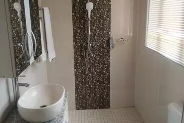 پانسیون Sheila's Lodge