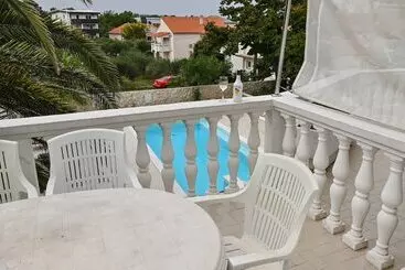 آپارتمان‌های توریست‌ها Pool Apartments Galeb