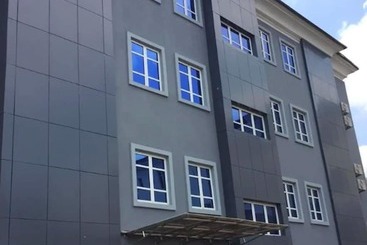 Stoneside Hotel And Apartments