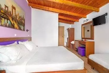 Hôtel Mesogeios 2000