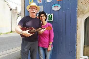 Bed and Breakfast Les Salamandres, Chambres D Hôtes Près De Chambord